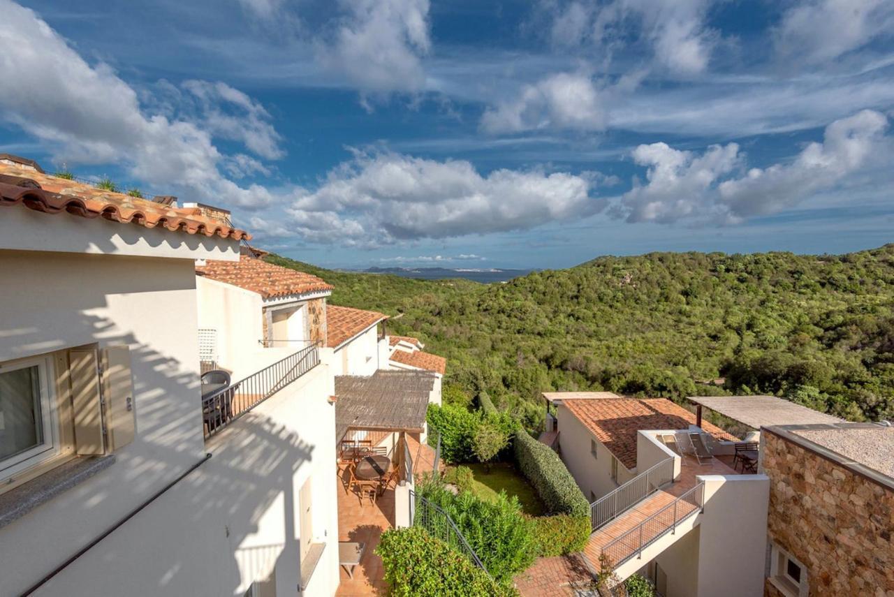 Residence Con Piscina A 4 Km Da Baja Sardinia Cala Bitta Εξωτερικό φωτογραφία
