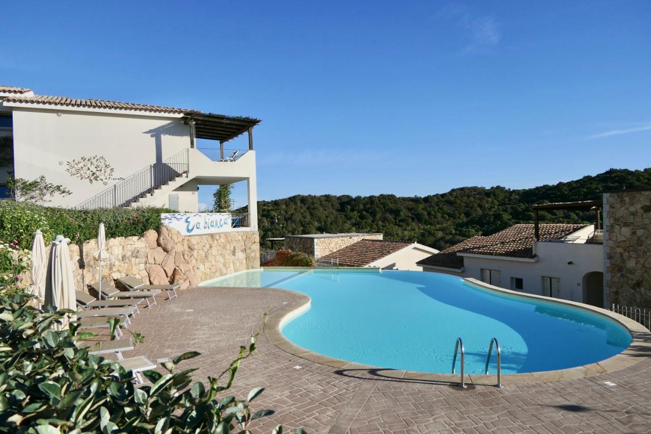Residence Con Piscina A 4 Km Da Baja Sardinia Cala Bitta Εξωτερικό φωτογραφία