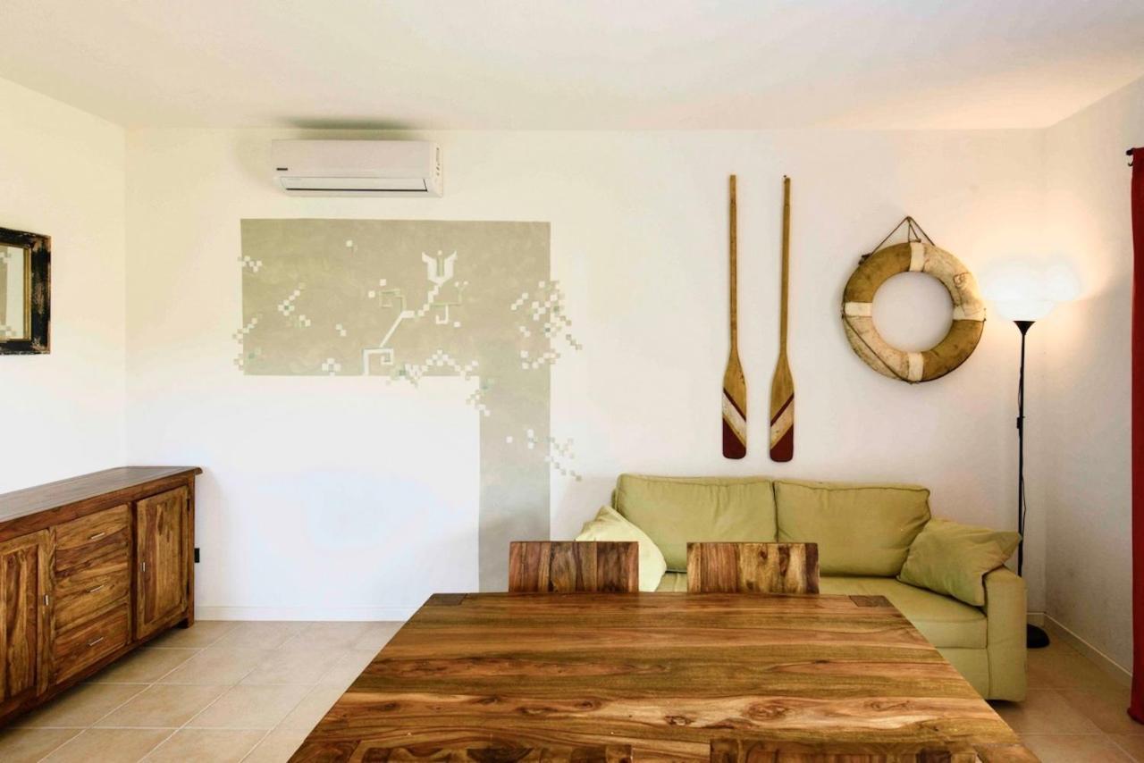 Residence Con Piscina A 4 Km Da Baja Sardinia Cala Bitta Εξωτερικό φωτογραφία