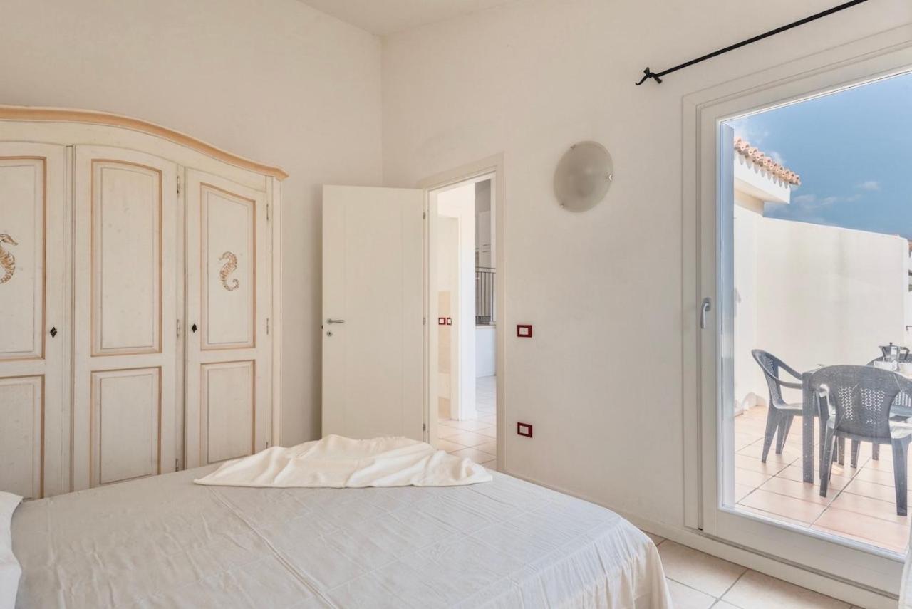 Residence Con Piscina A 4 Km Da Baja Sardinia Cala Bitta Εξωτερικό φωτογραφία