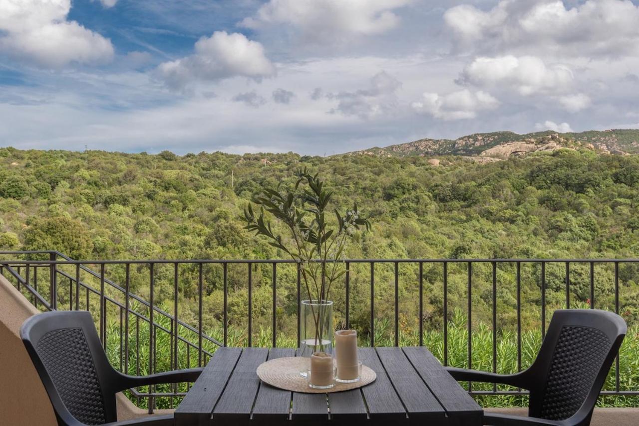 Residence Con Piscina A 4 Km Da Baja Sardinia Cala Bitta Εξωτερικό φωτογραφία